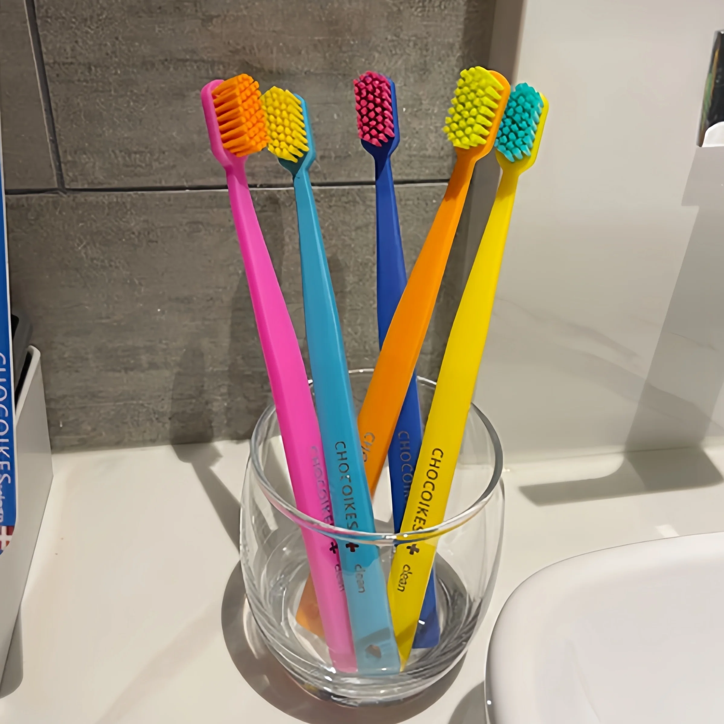 5 Packs of Chocolate Swiss Car - Bamboo Toothbrush recension och pris